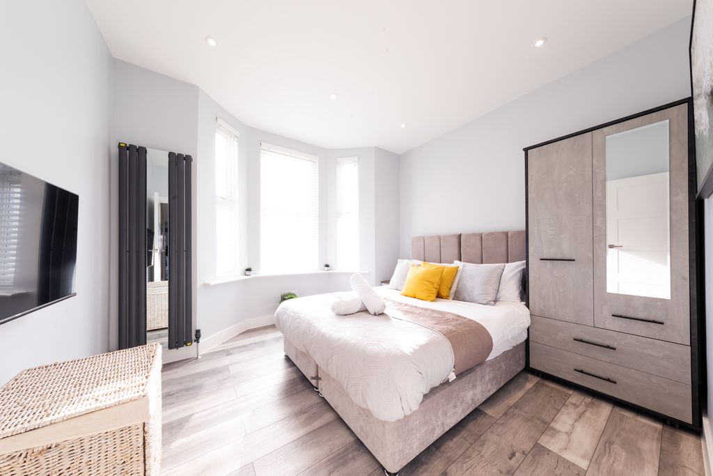 Property photo 1 of 10 Image