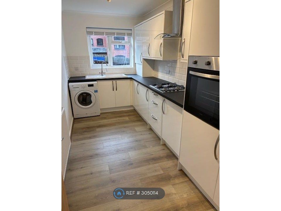 Property photo 1 of 9 Kitchen