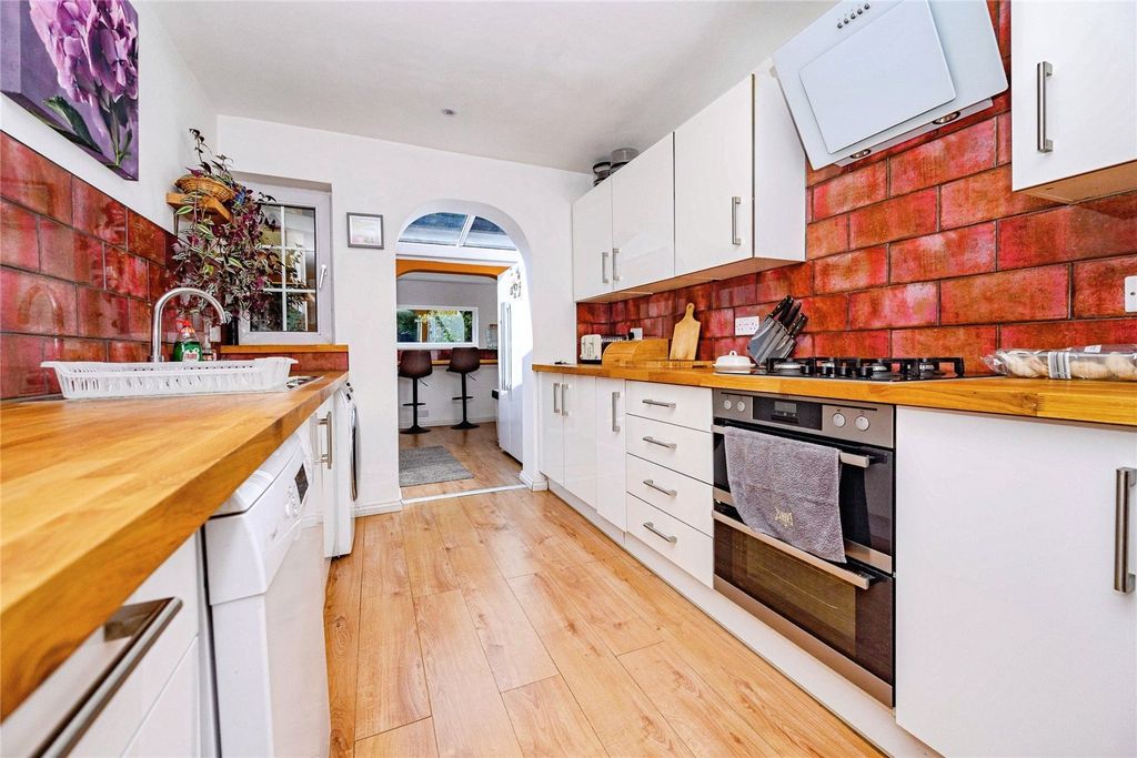 Property photo 3 of 14 Kitchen