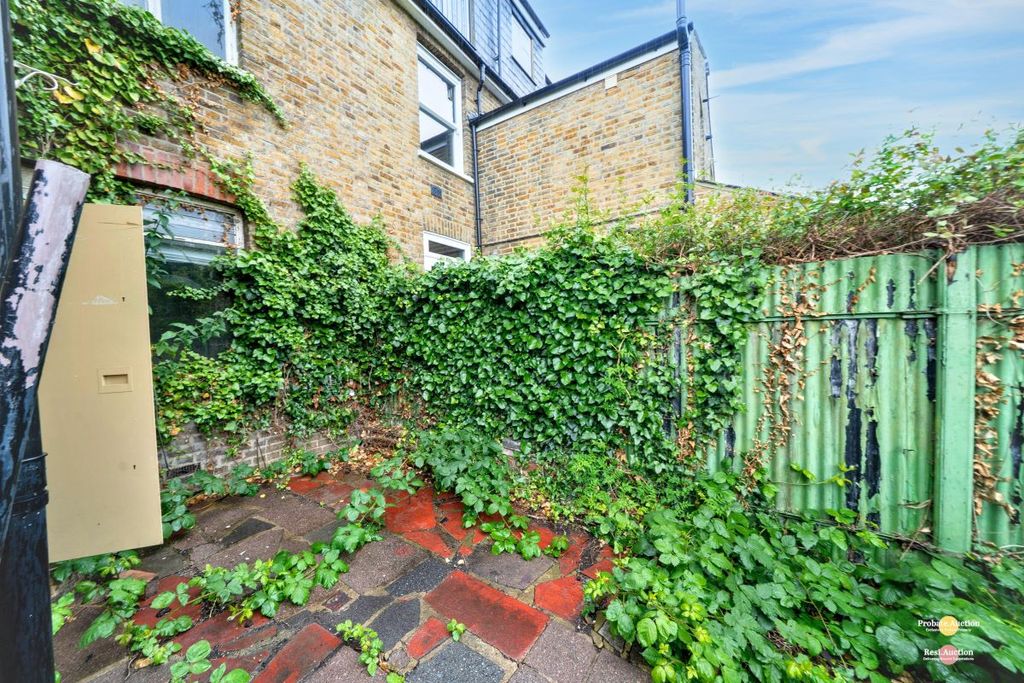 Property photo 3 of 20