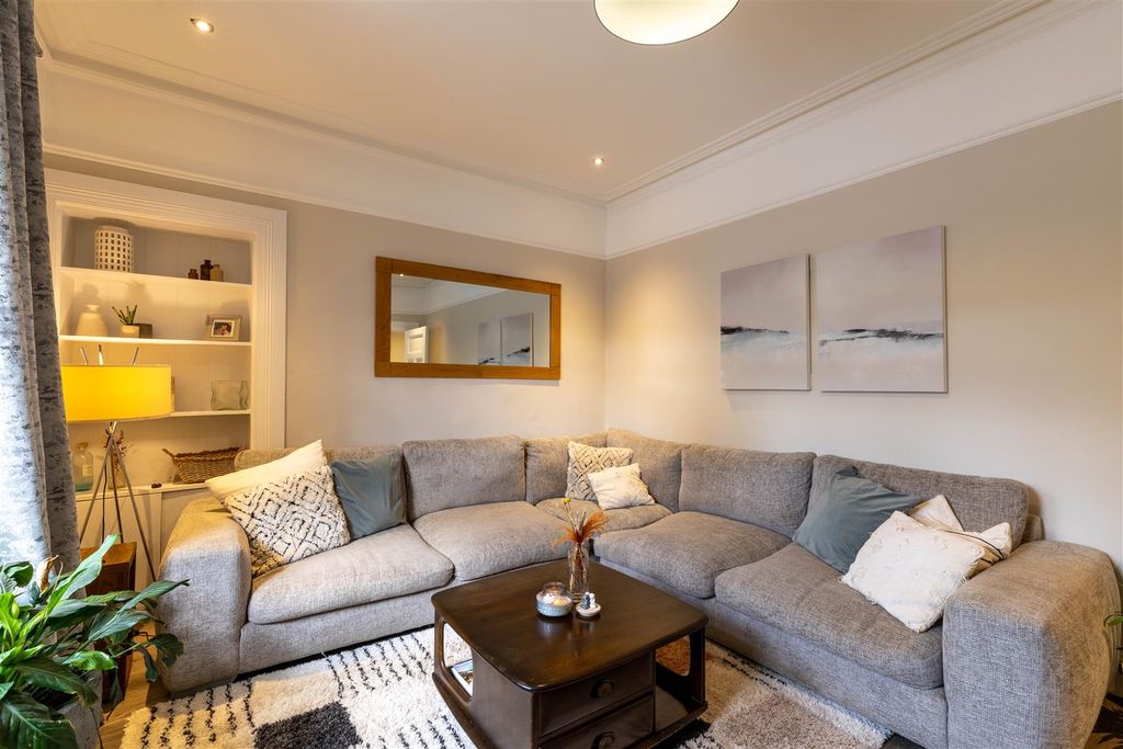 Property photo 3 of 32 S003.Jpg