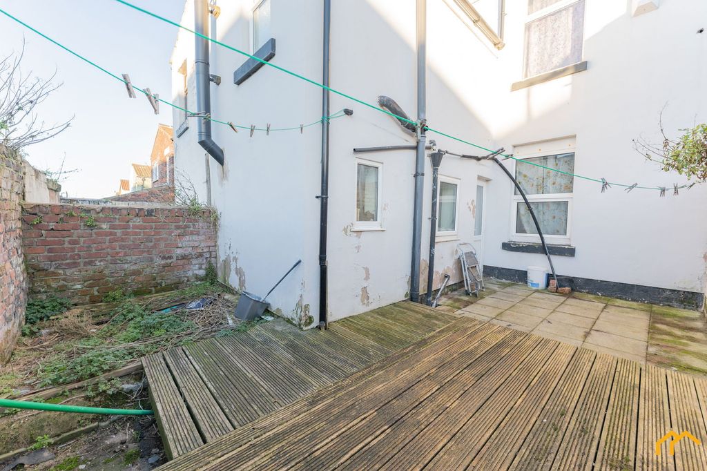 Property photo 3 of 15