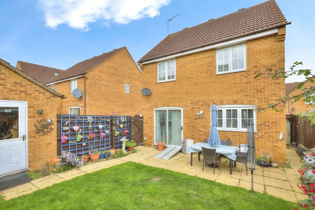 Property photo 3 of 17 Garden