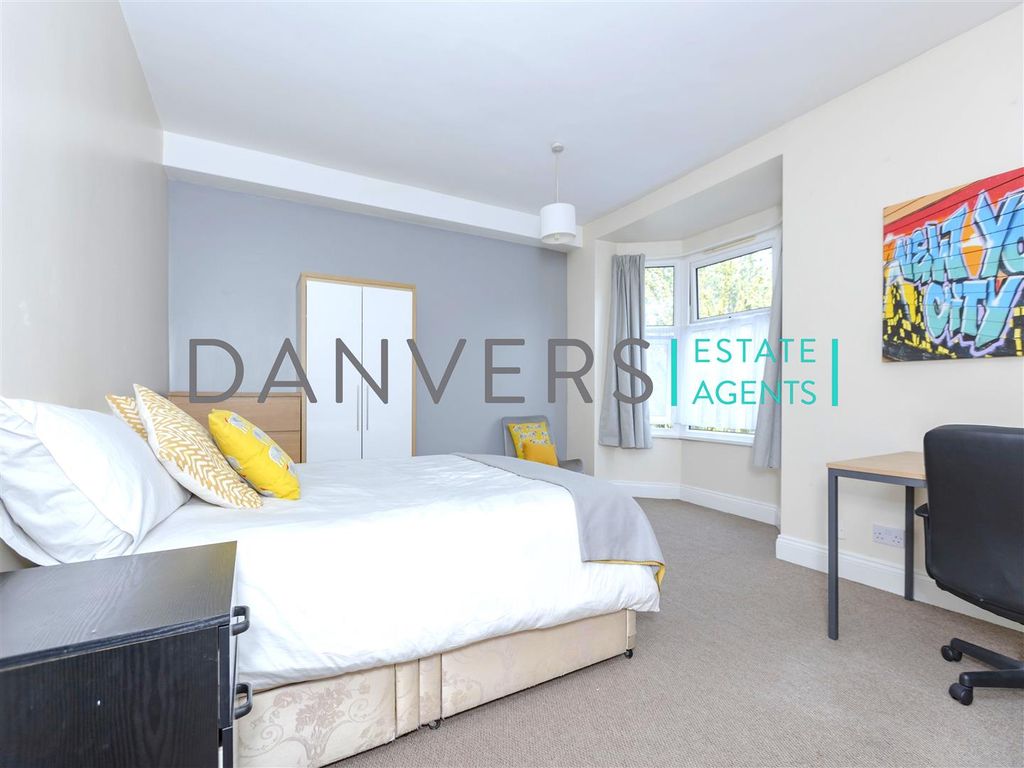 Property photo 1 of 5 27 Paton St Marketing Shots 14.Jpg