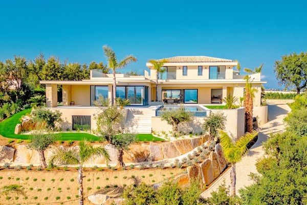 Property photo 1 of 3