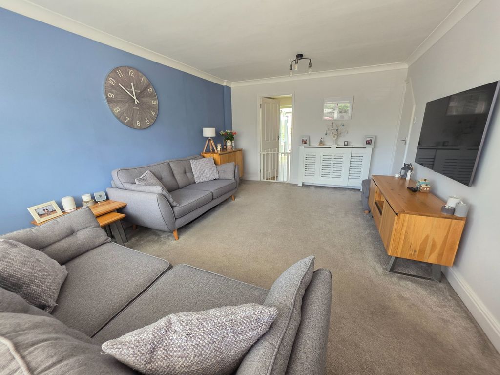 Property photo 2 of 21
