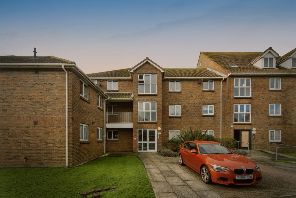 Property photo 2 of 18