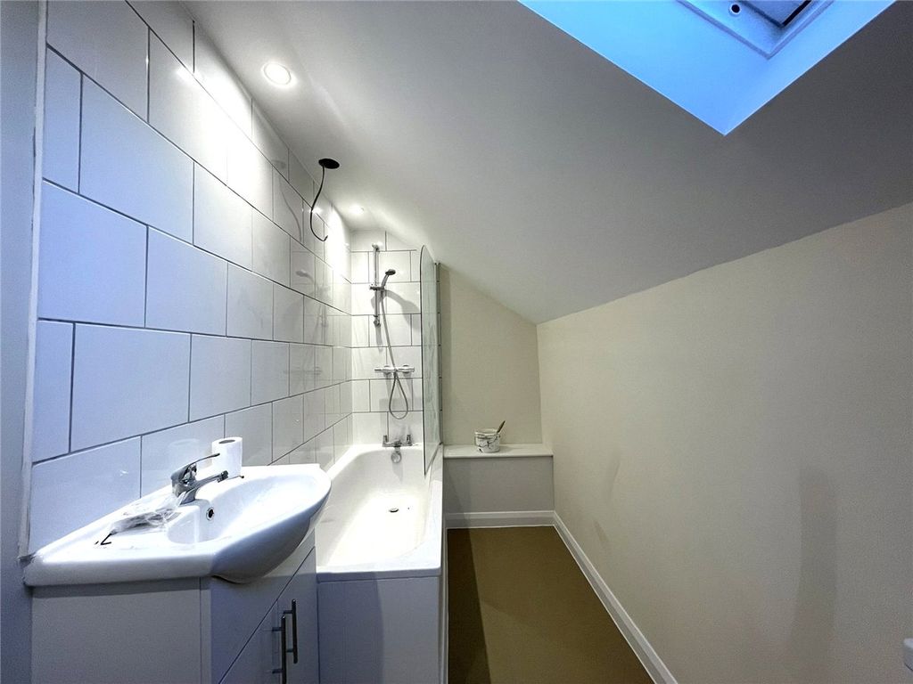 Property photo 3 of 7 Picture No. 14