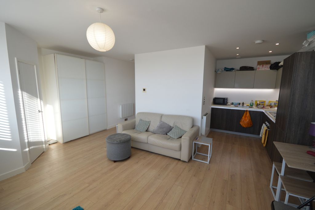 Property photo 3 of 6 Gallery