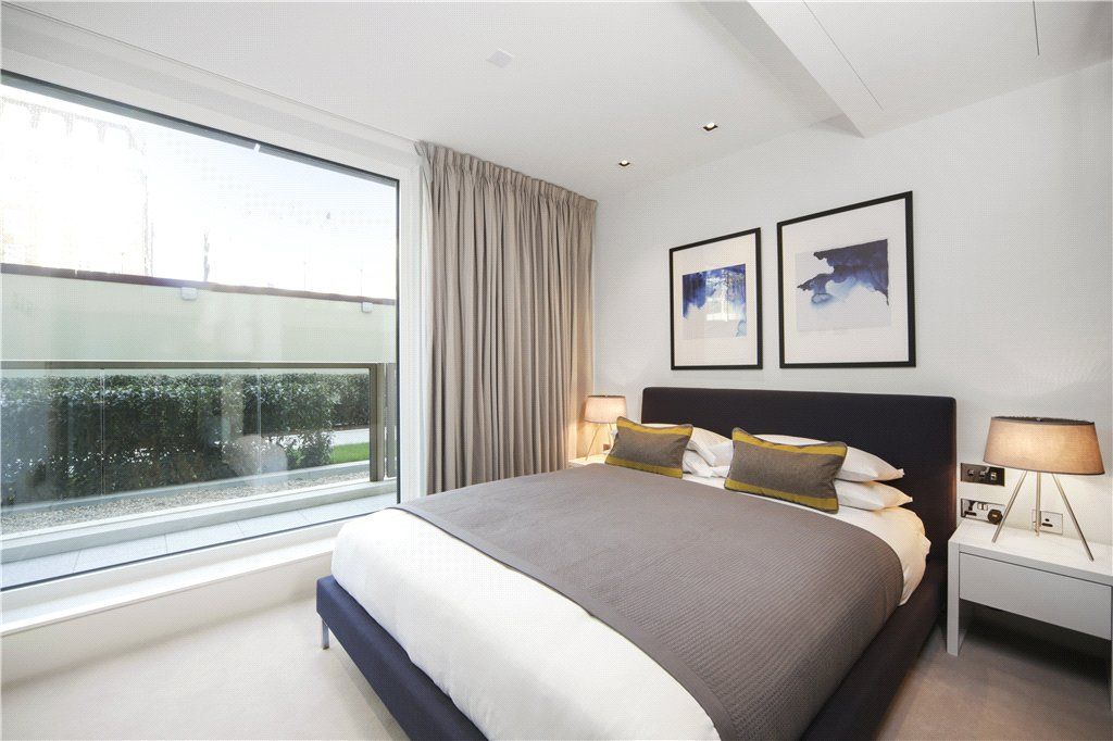 Property photo 3 of 7 Bridgeman House