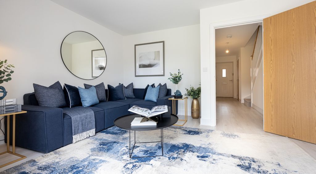 Property photo 2 of 8 Lounge