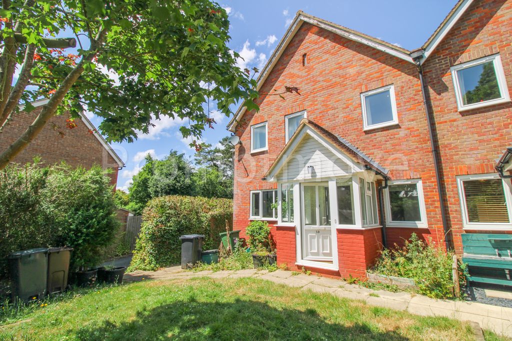 Property photo 1 of 18 Na