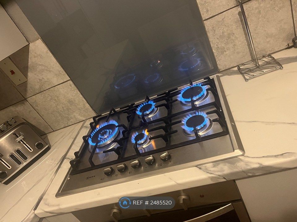 Property photo 3 of 18 Gas Hob