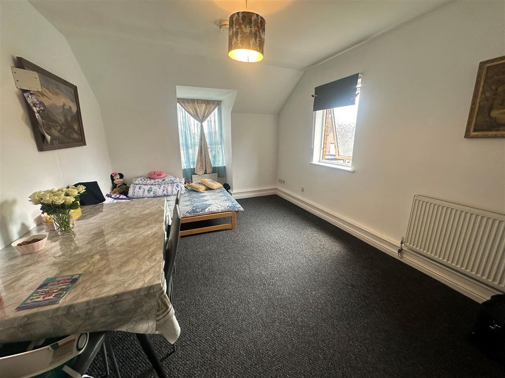 Property photo 2 of 6 Coopers Estate Agents