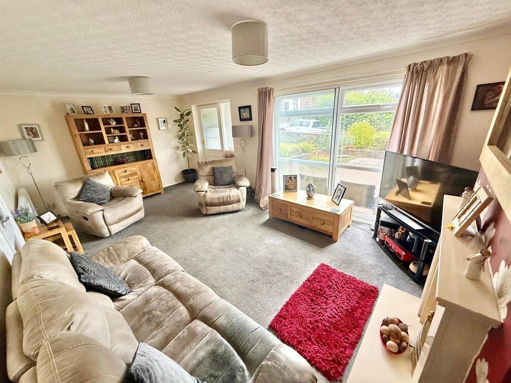 Property photo 2 of 16