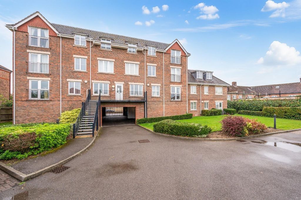 Property photo 1 of 15 Gainsborough Court (13).Jpg