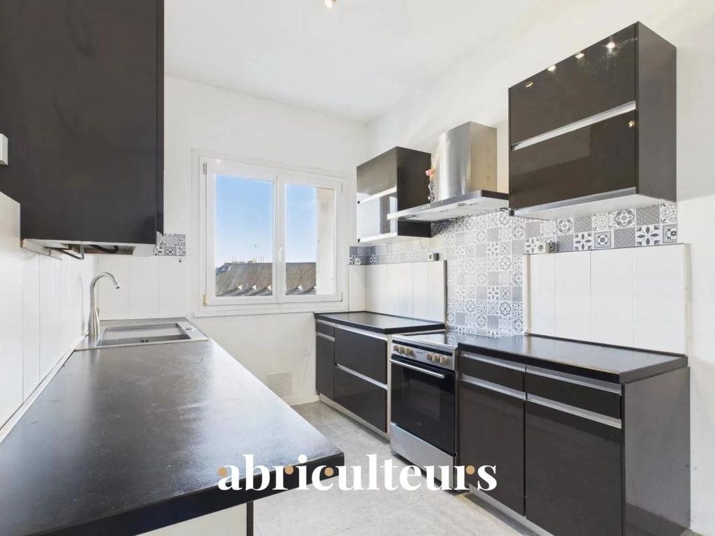 Property photo 1 of 14 Apartment Near The Sea And Bright - For Sale In Downtown Saint-Nazaire (44600)