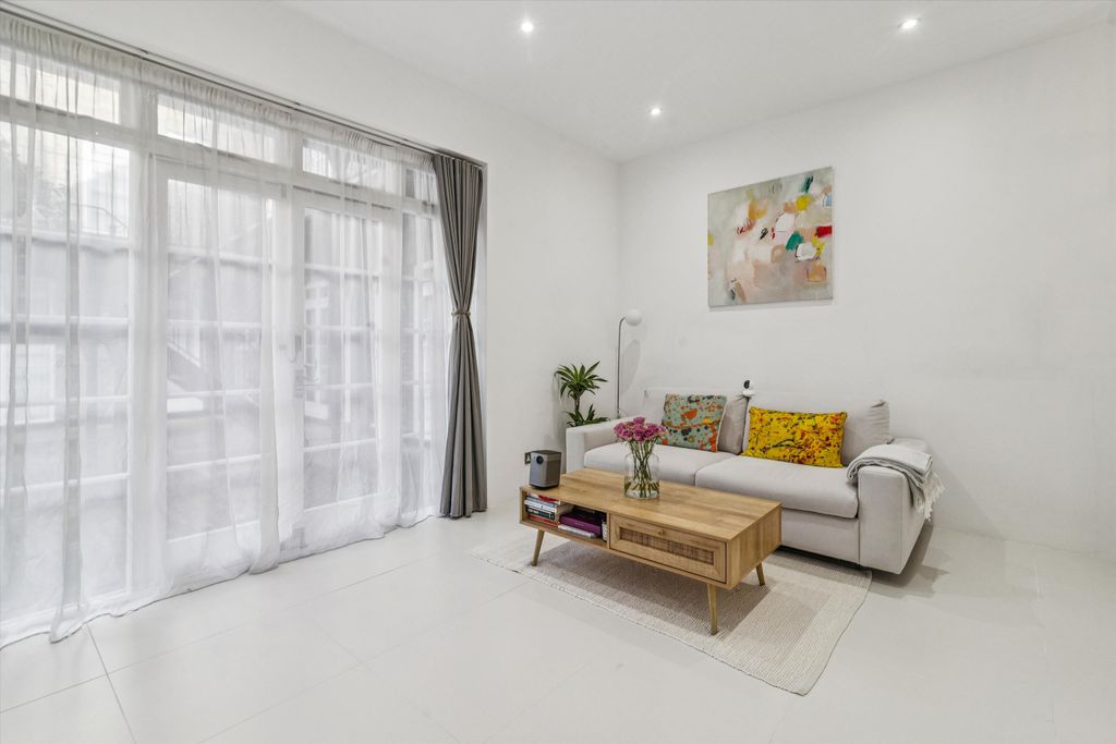 Property photo 3 of 16 Image