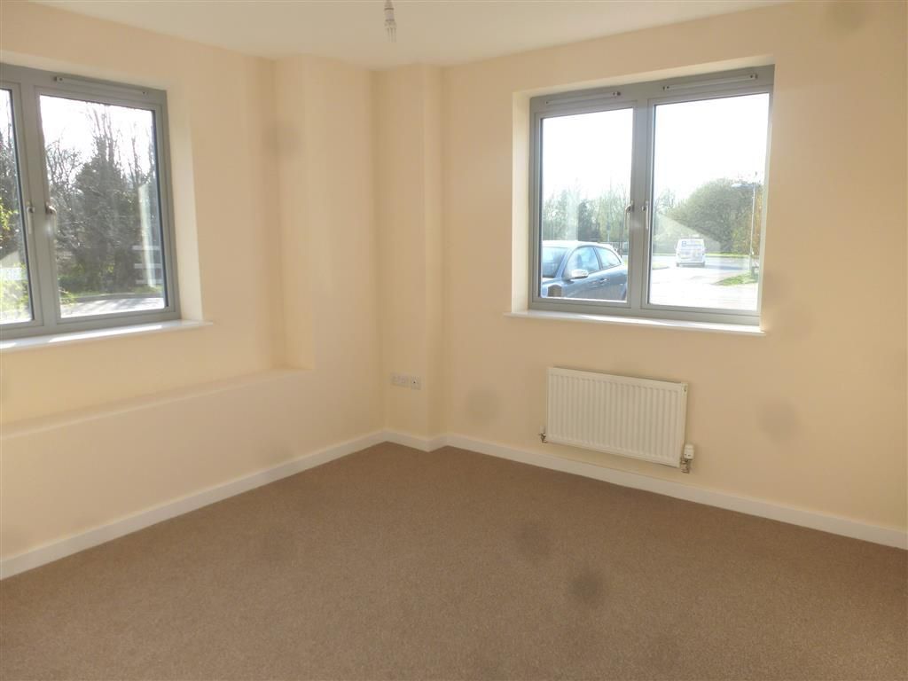 Property photo 3 of 6 Bedroom 1