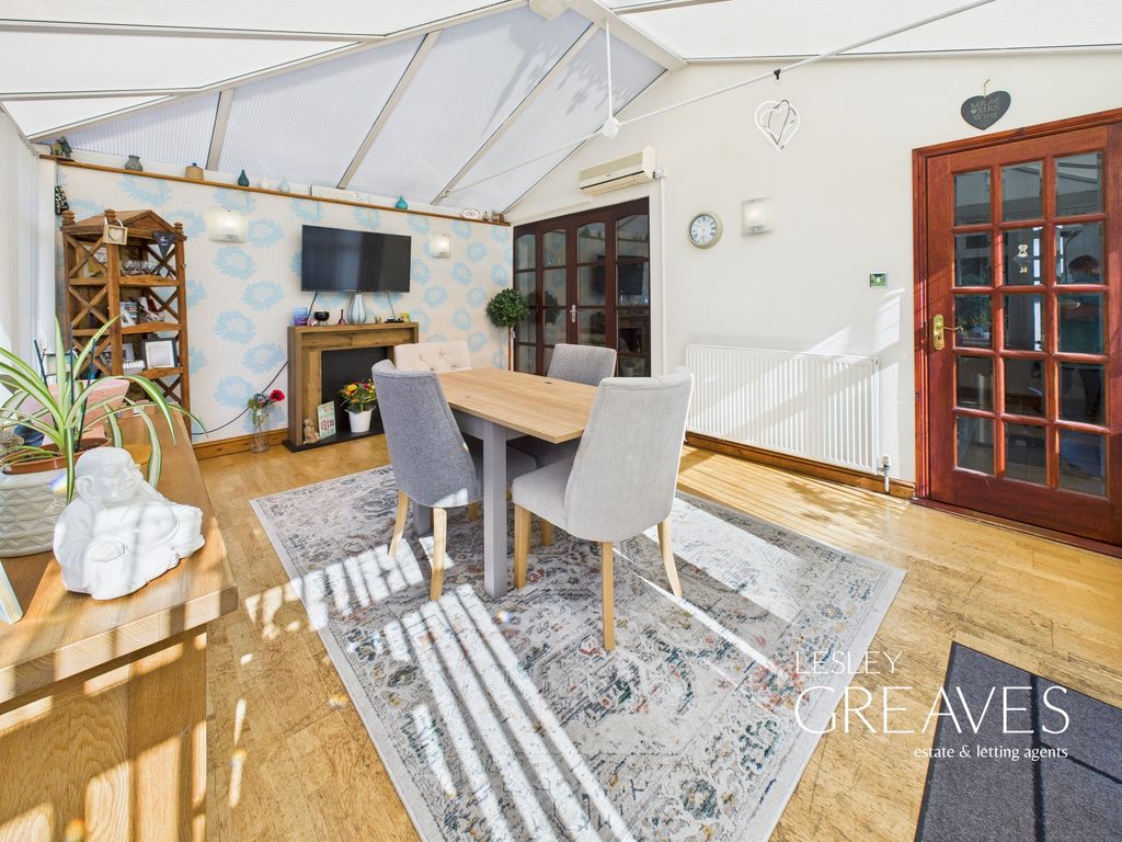 Property photo 2 of 23 Conservatory