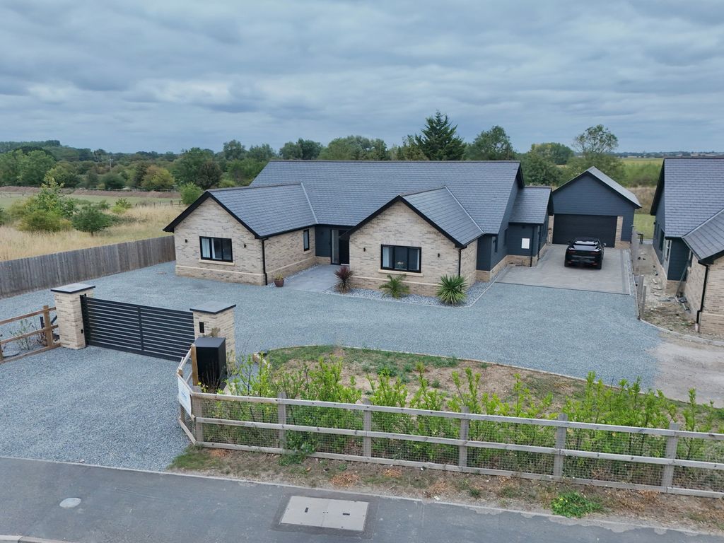 Property photo 1 of 42