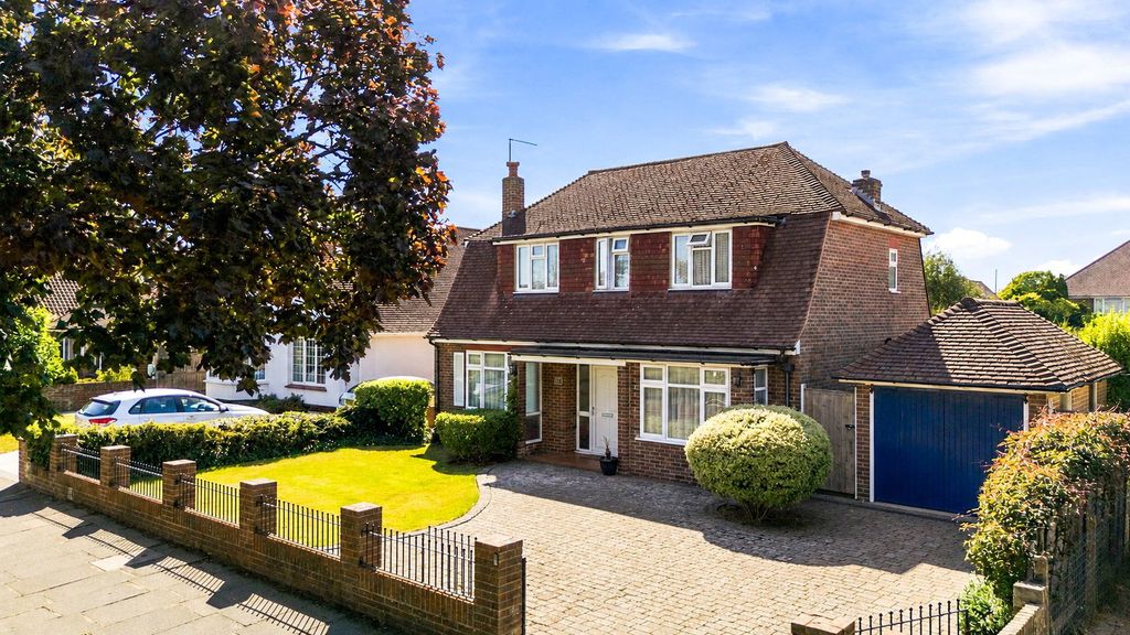 Property photo 1 of 24