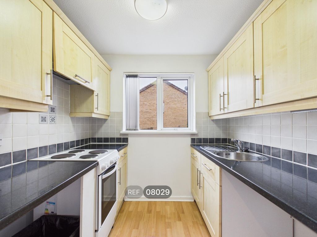Property photo 3 of 13 Kitchen