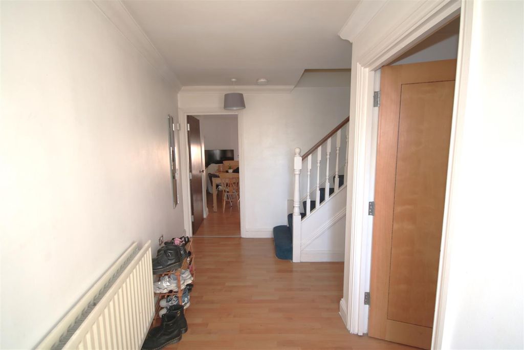 Property photo 2 of 12 Entrance Hall.Jpg