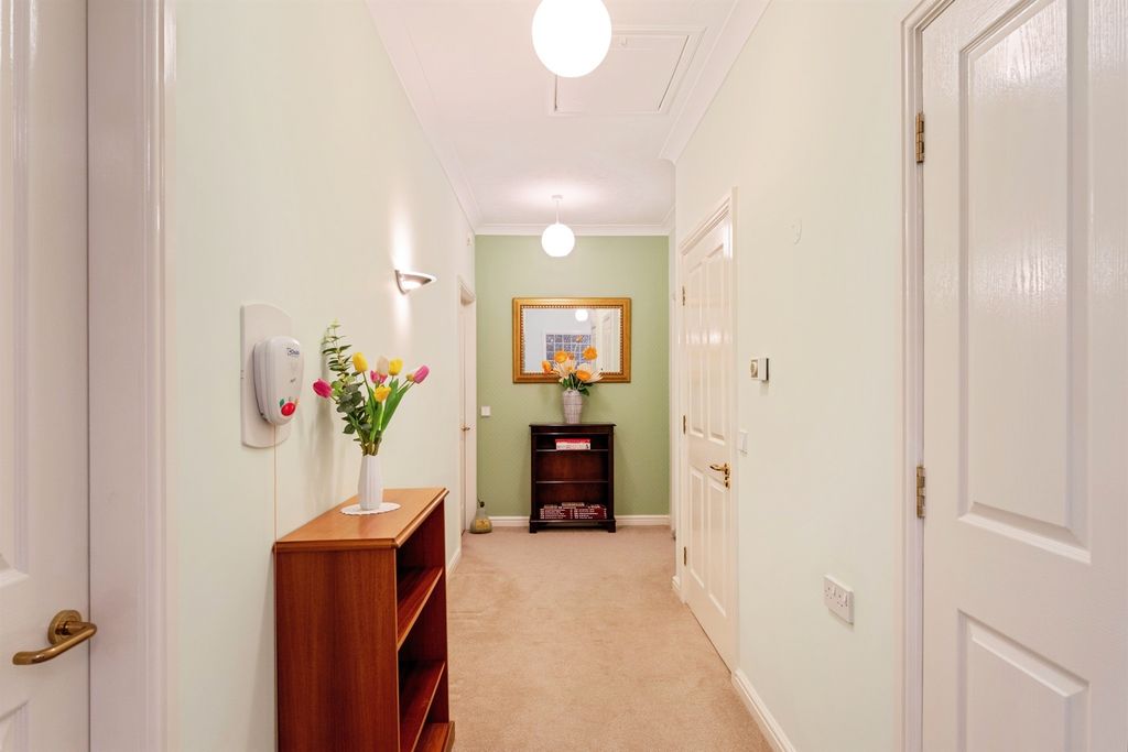 Property photo 3 of 28