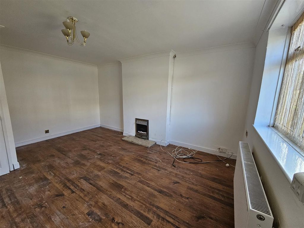 Property photo 2 of 11 20250930_120421.Jpg