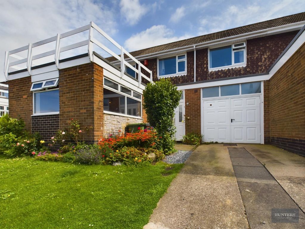Property photo 1 of 17 External