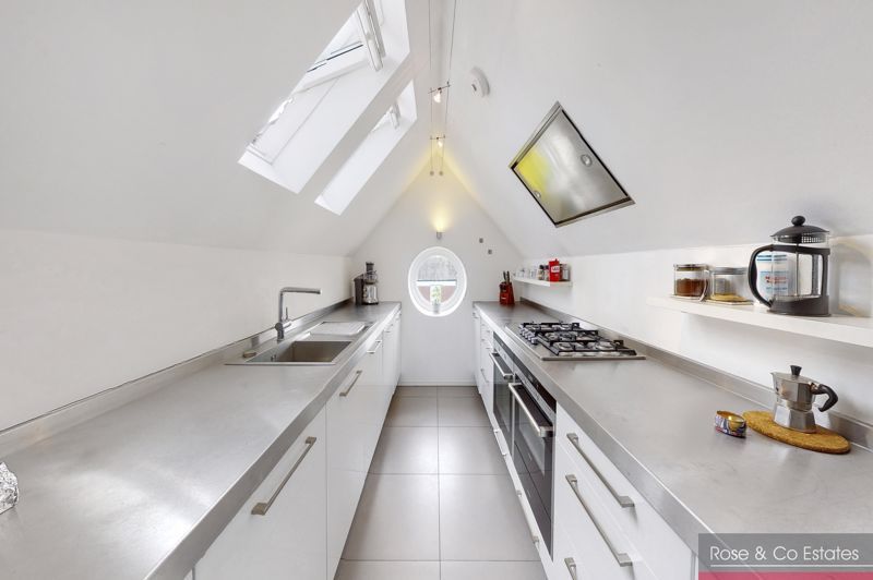 Property photo 3 of 7 Photo 4