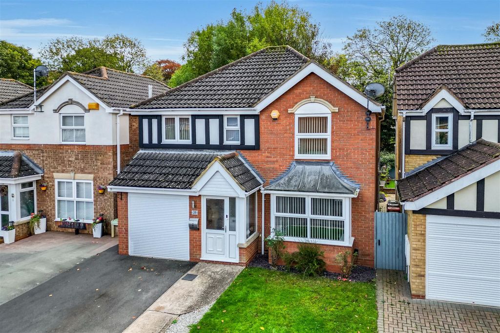 Property photo 3 of 25 Night1.Jpg