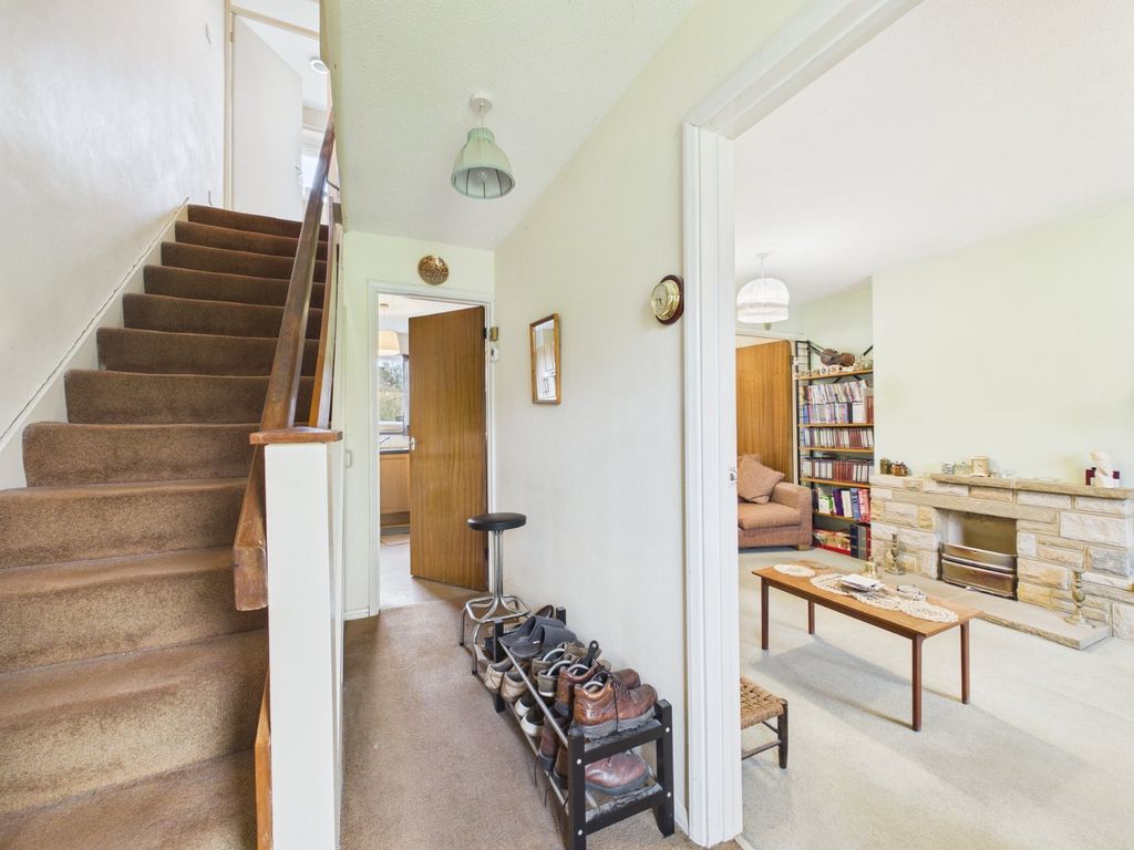 Property photo 2 of 16 Hallway