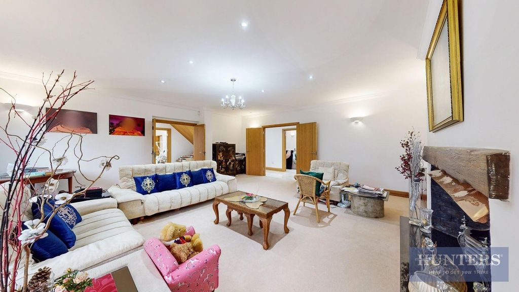 Property photo 1 of 28 Pramukh Krupa, Chorleywood Road - Hcqe5K66Cir9Wvh2