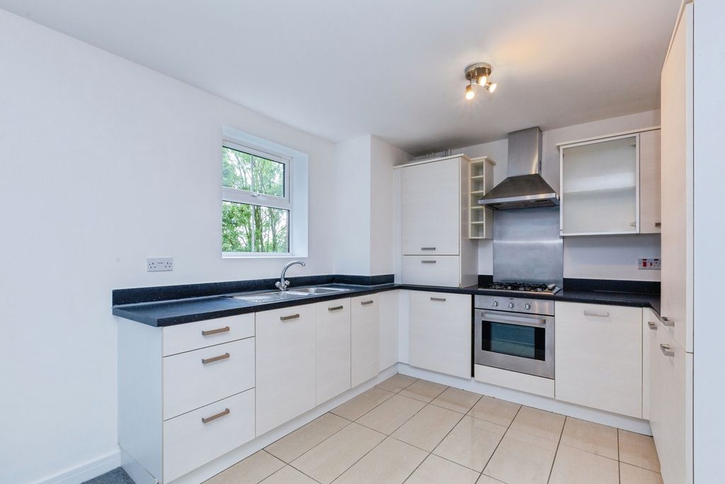 Property photo 3 of 14 Kitchen