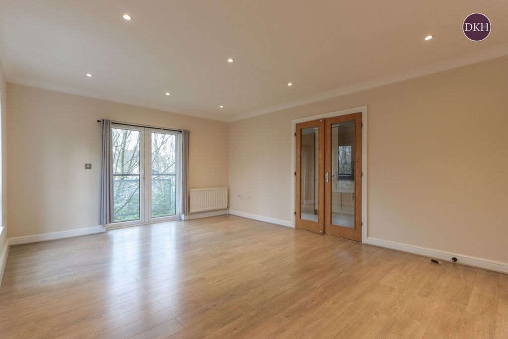 Property photo 2 of 13 Picture No. 08