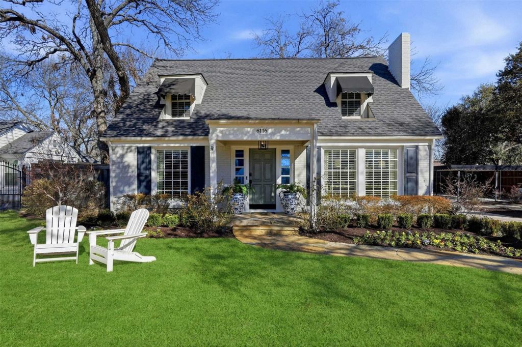 Property photo 1 of 3