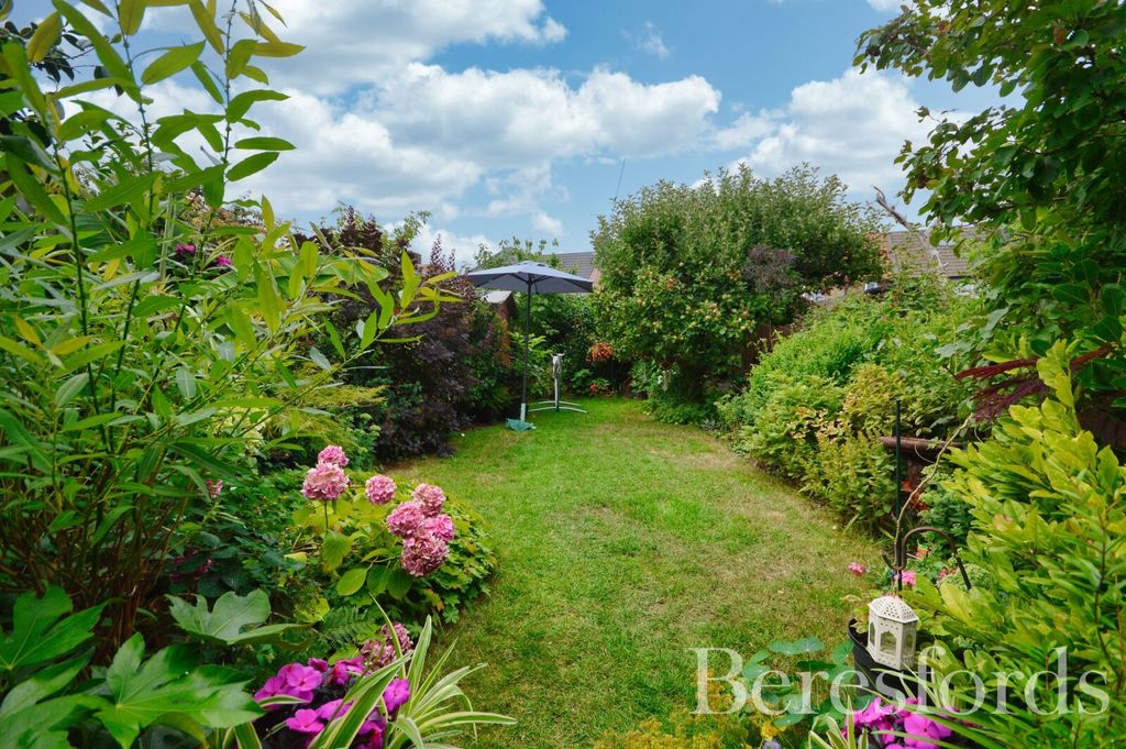 Property photo 2 of 12 Picture No. 17