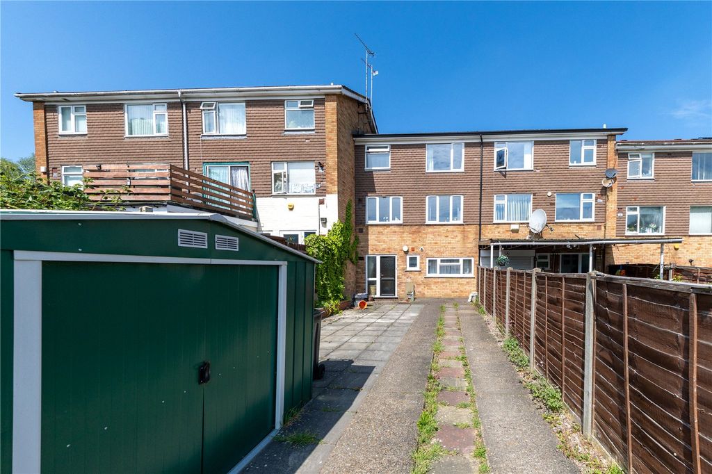 Property photo 2 of 33 Picture No. 24