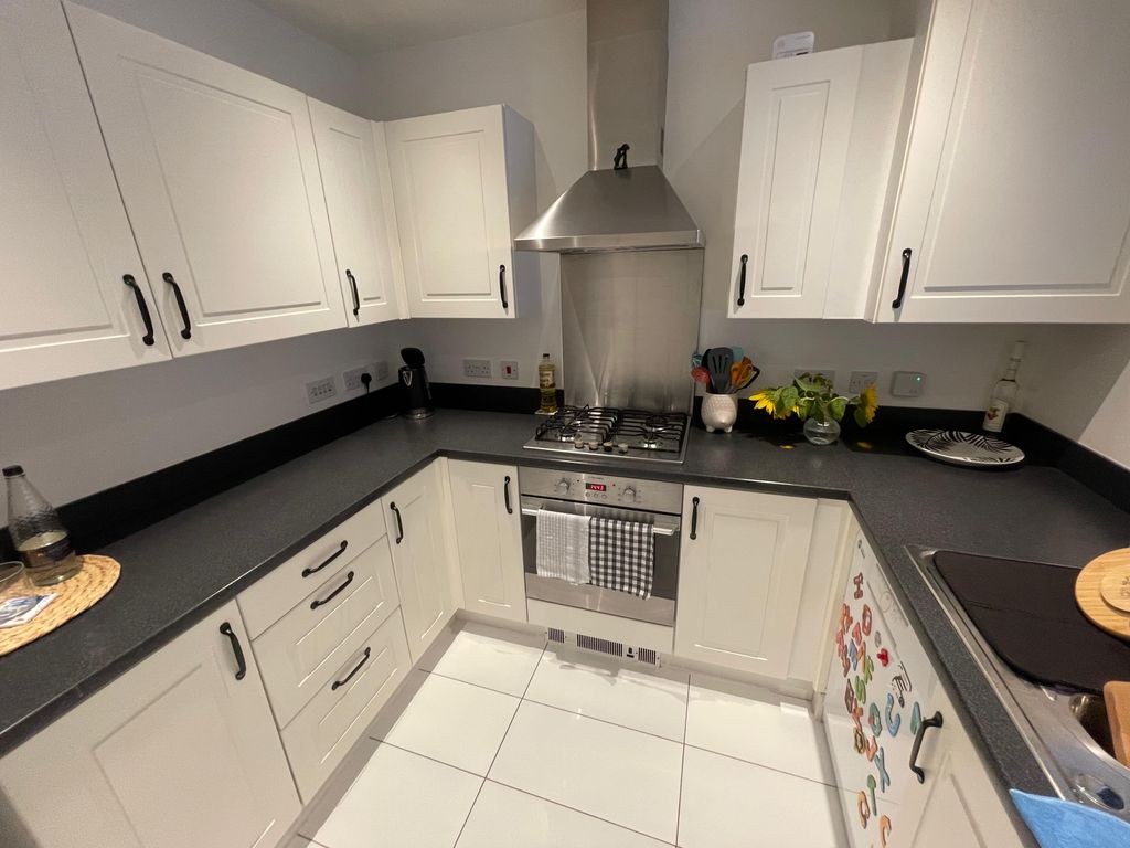 Property photo 3 of 14 Kitchen