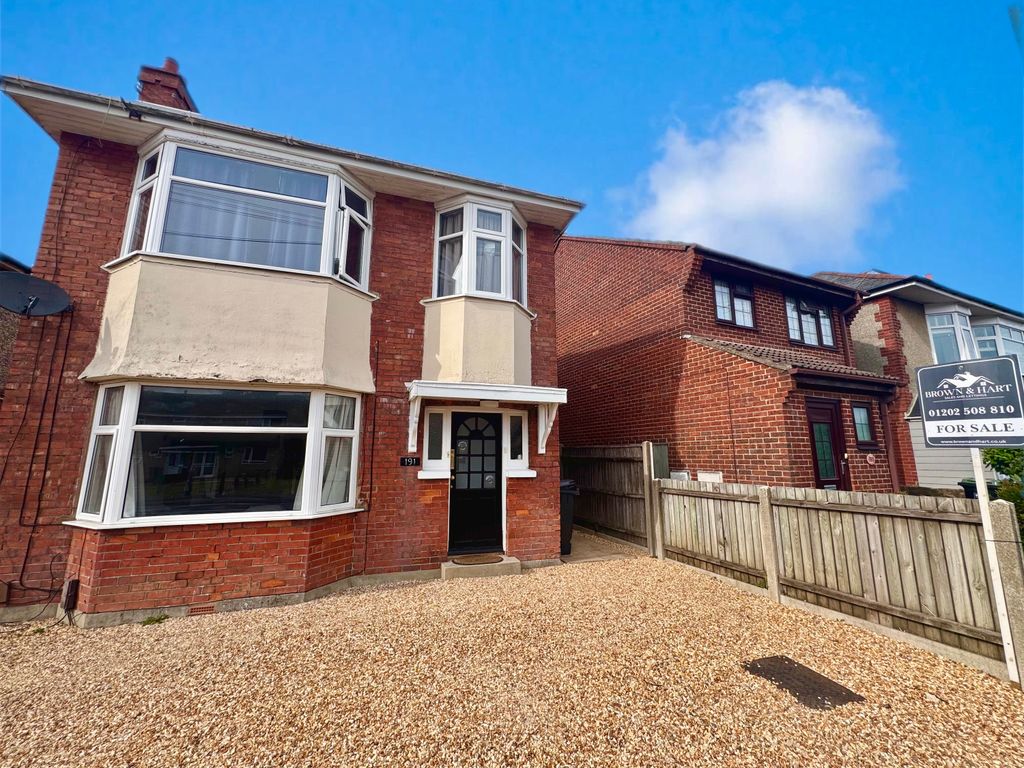 Property photo 1 of 11 External Front