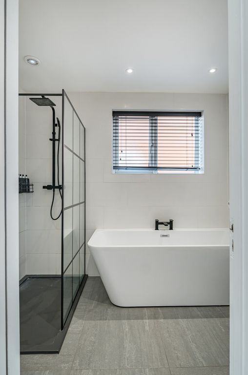 Property photo 3 of 24 13744714690A223A057c4