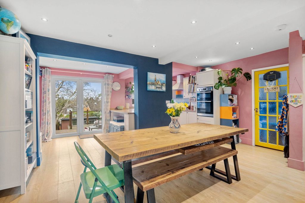 Property photo 3 of 18