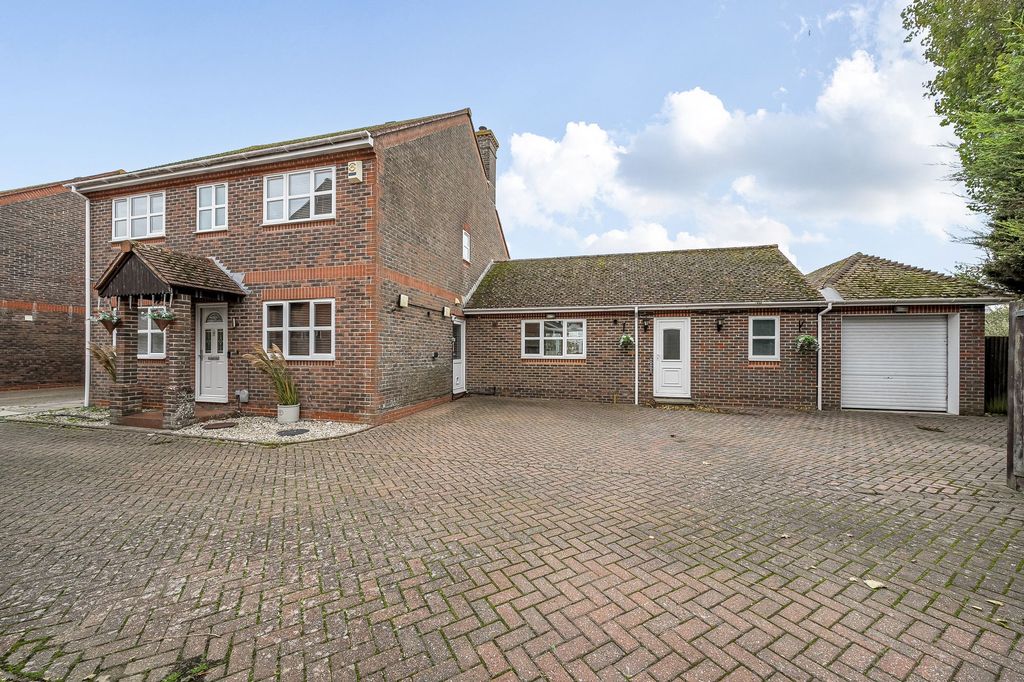 Property photo 1 of 21 Front