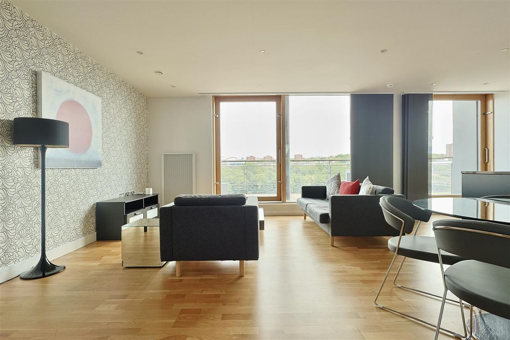 Property photo 2 of 12 18584A0F-A9E3-44B8-Bd1C-DC9Df3Cf519D_1_201_A.Jpeg