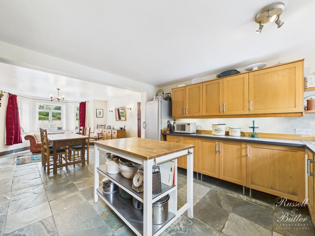 Property photo 3 of 21 Cam01995G0-Pr0368-Still025