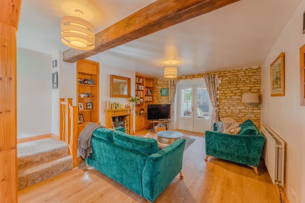 Property photo 3 of 36