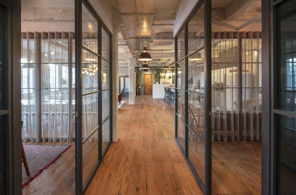 Property photo 3 of 31 Meeting Room