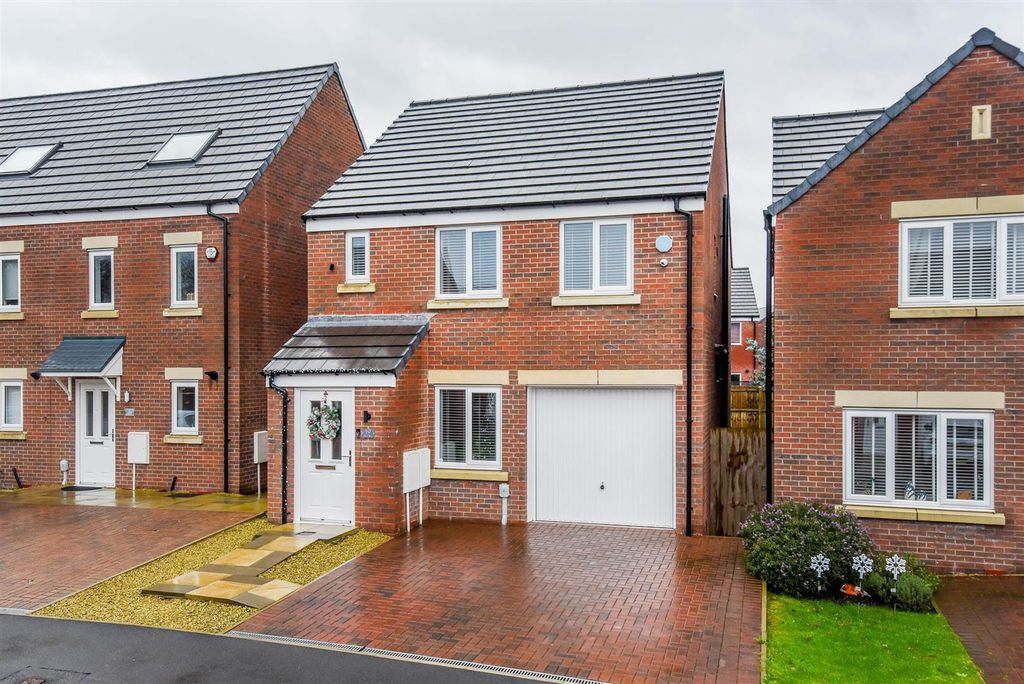 Property photo 1 of 24 Front External